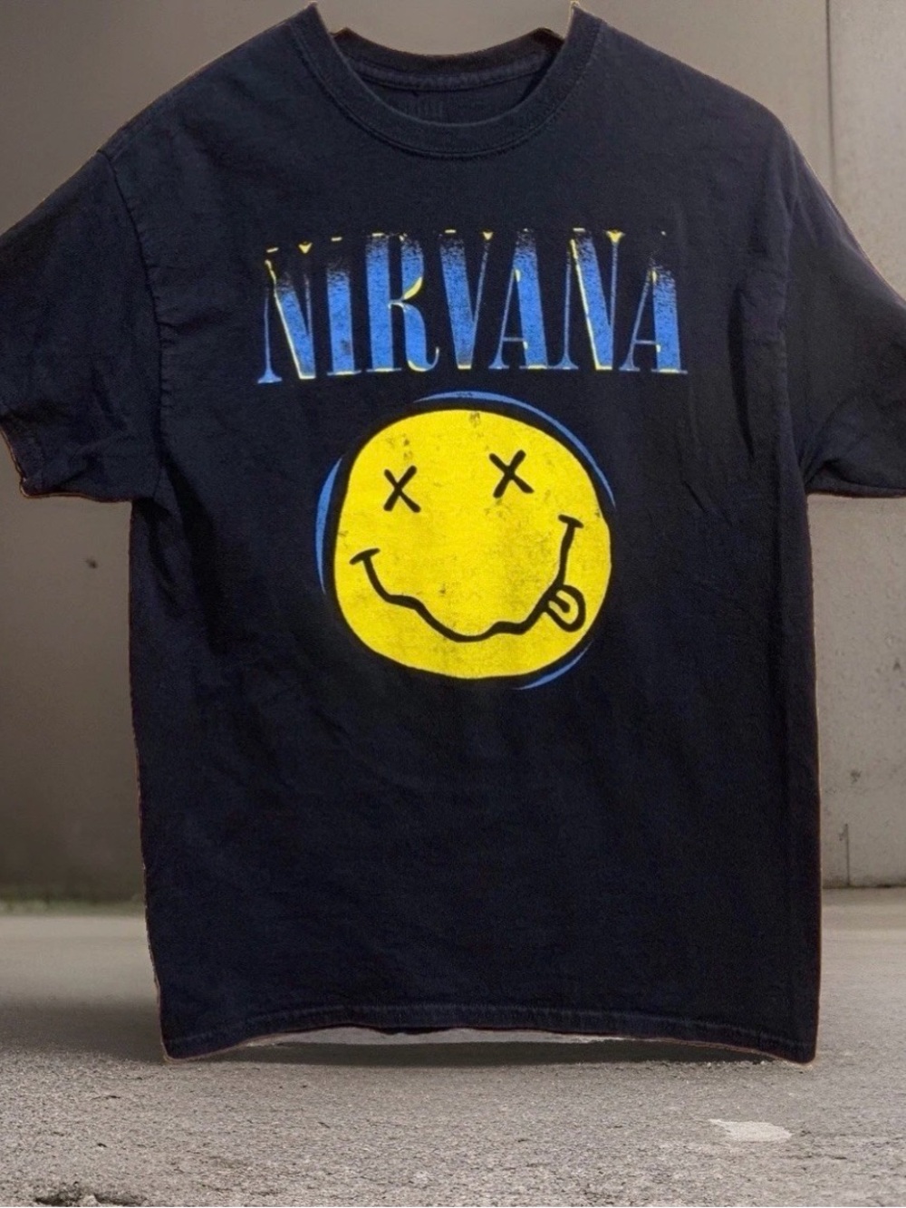 Nirvana Iconic Smiley Face T Shirt Size M Grunge Black Rock Band